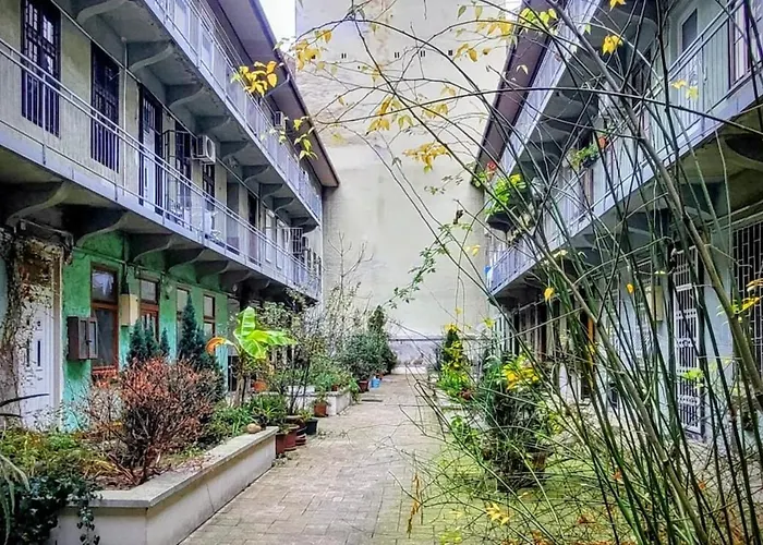 Nest Close To The Boulevard Apartman